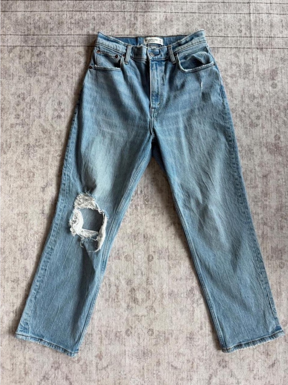 A&F 90’s Ultra High Rise Straight Jeans
